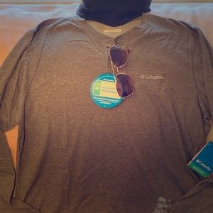 Gray long tee Columbia